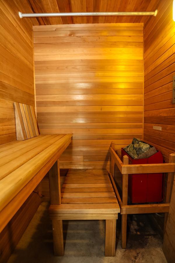 The Lodge At Beaver Lake Bed And Breakfast 罗杰斯 外观 照片