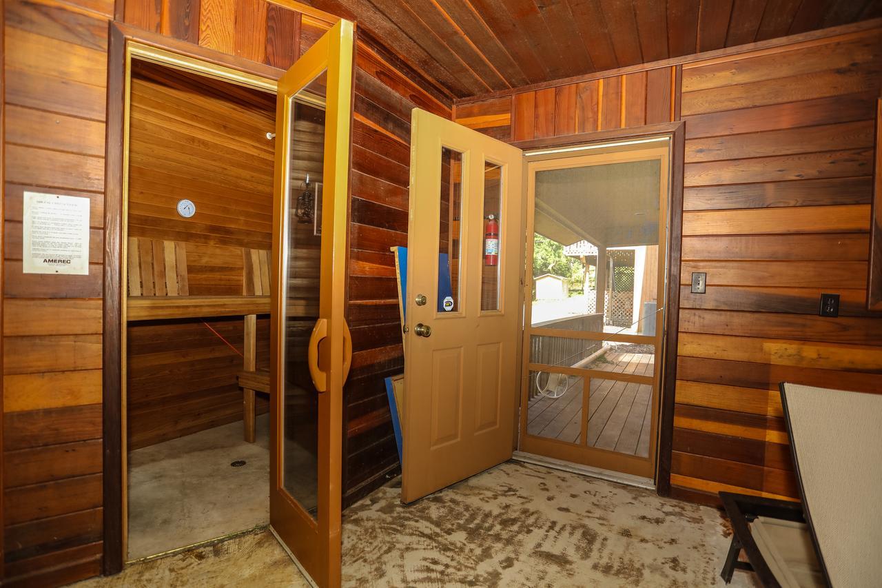 The Lodge At Beaver Lake Bed And Breakfast 罗杰斯 外观 照片