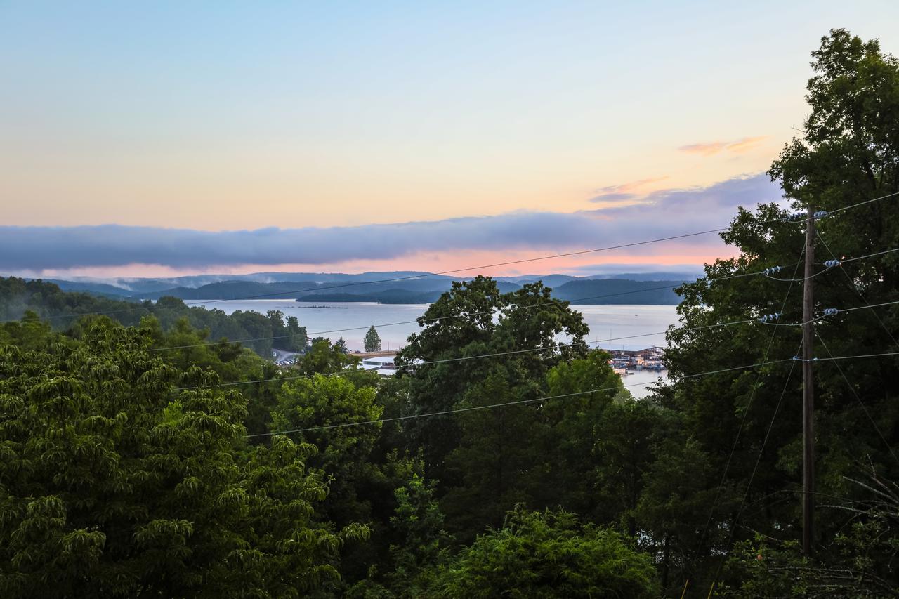 The Lodge At Beaver Lake Bed And Breakfast 罗杰斯 外观 照片